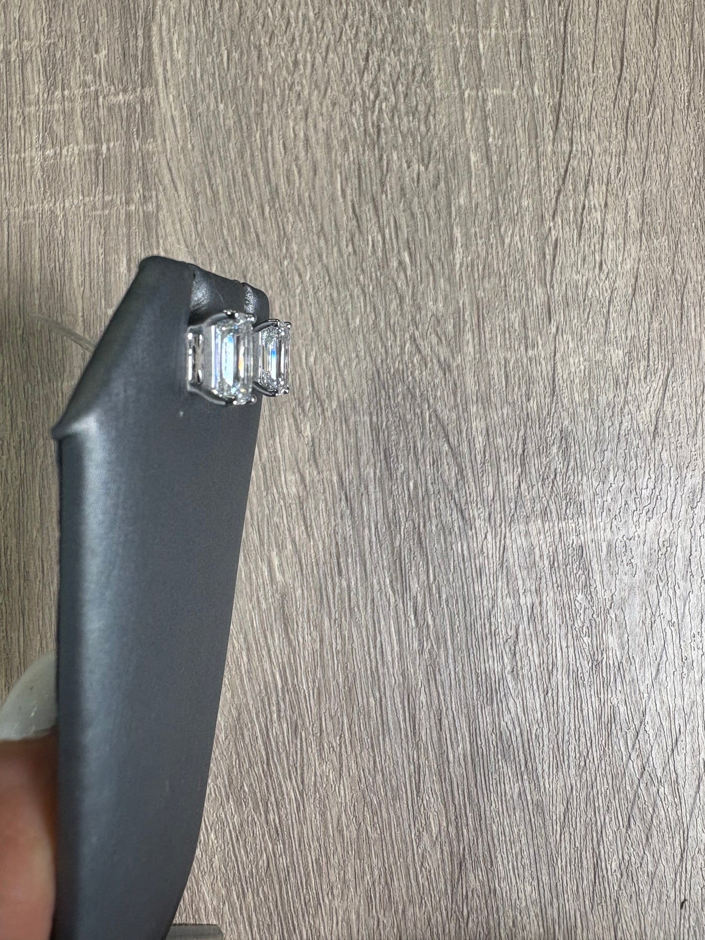 6 cttw Emerald Studs