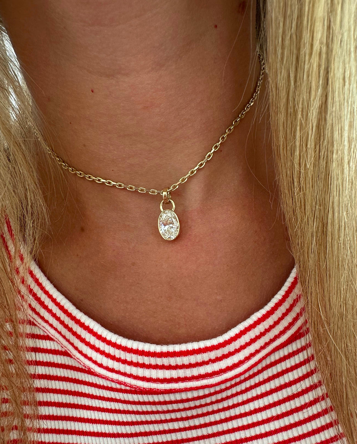 3 ct bezel oval on yellow gold chain