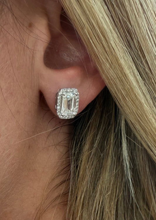3.86 cttw emerald studs with halo