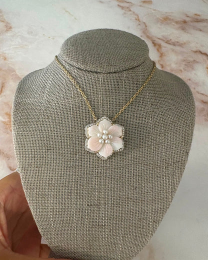 .23 cttw pearl flower with halo and pearl center