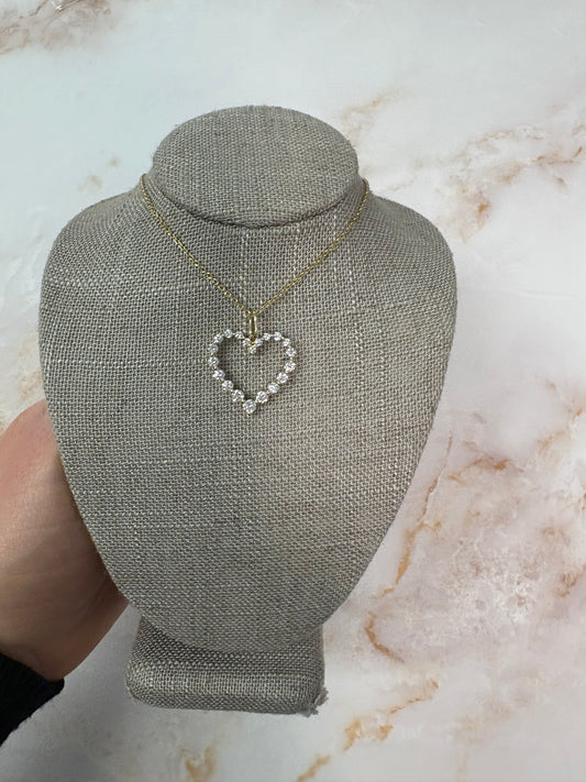 1 cttw heart outline necklace