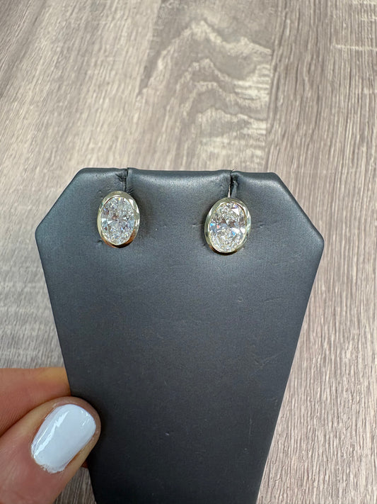 4 cttw Oval Bezel Studs