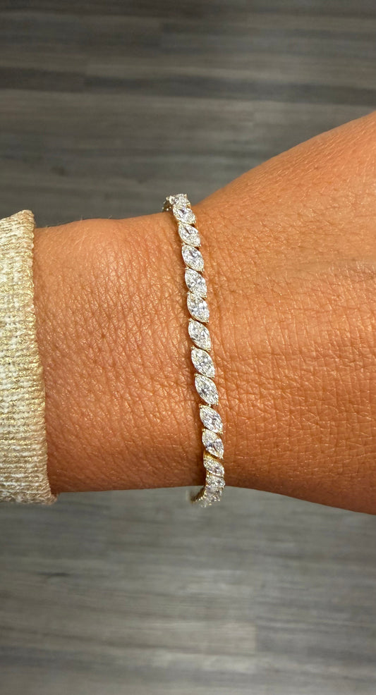 7 cttw yellow gold slanted Marquis tennis bracelet