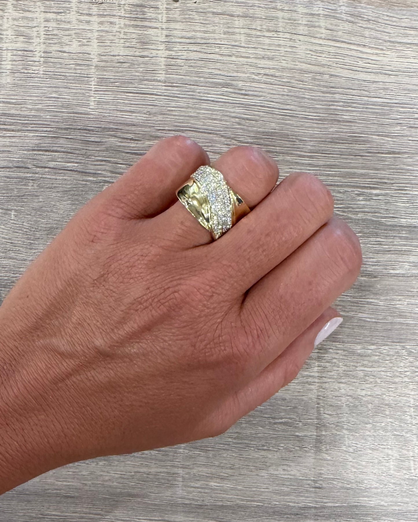 1.16 cttw gold ring with natural pave diamond wave