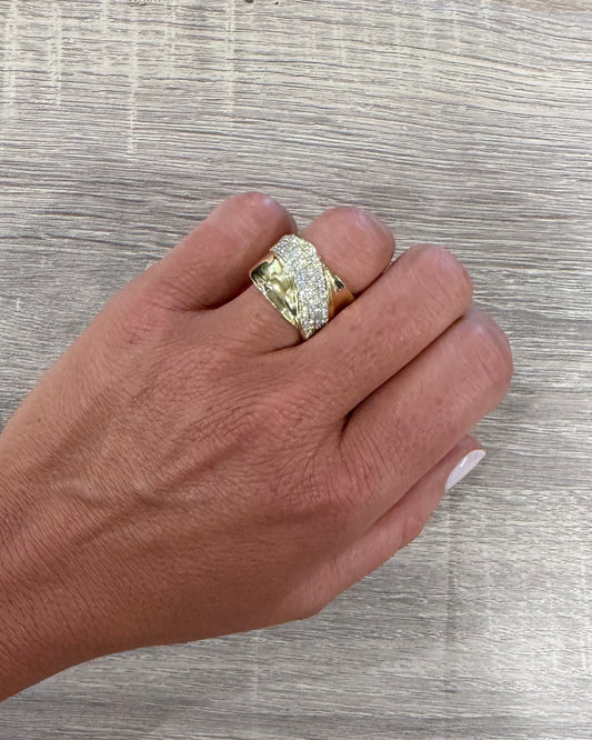 1.16 cttw gold ring with natural pave diamond wave