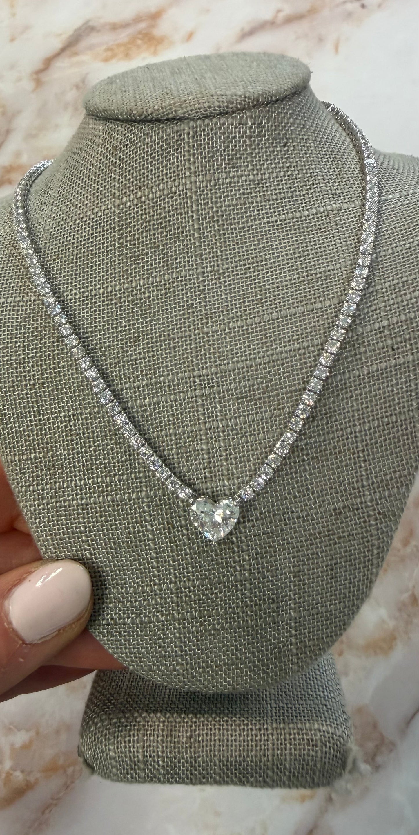 10 cttw tennis necklace with heart center