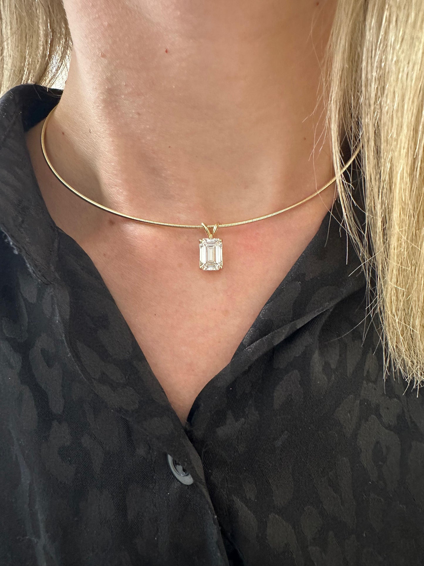 3 ct Yellow Gold Emerald Charm