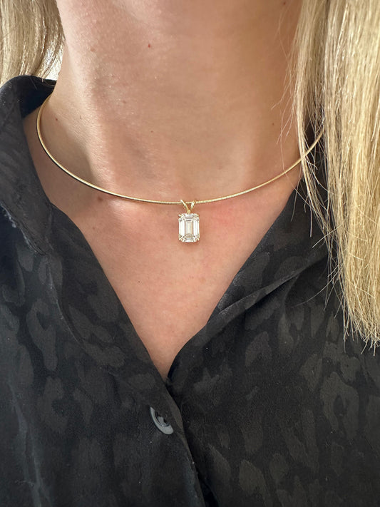 3 ct Yellow Gold Emerald Charm