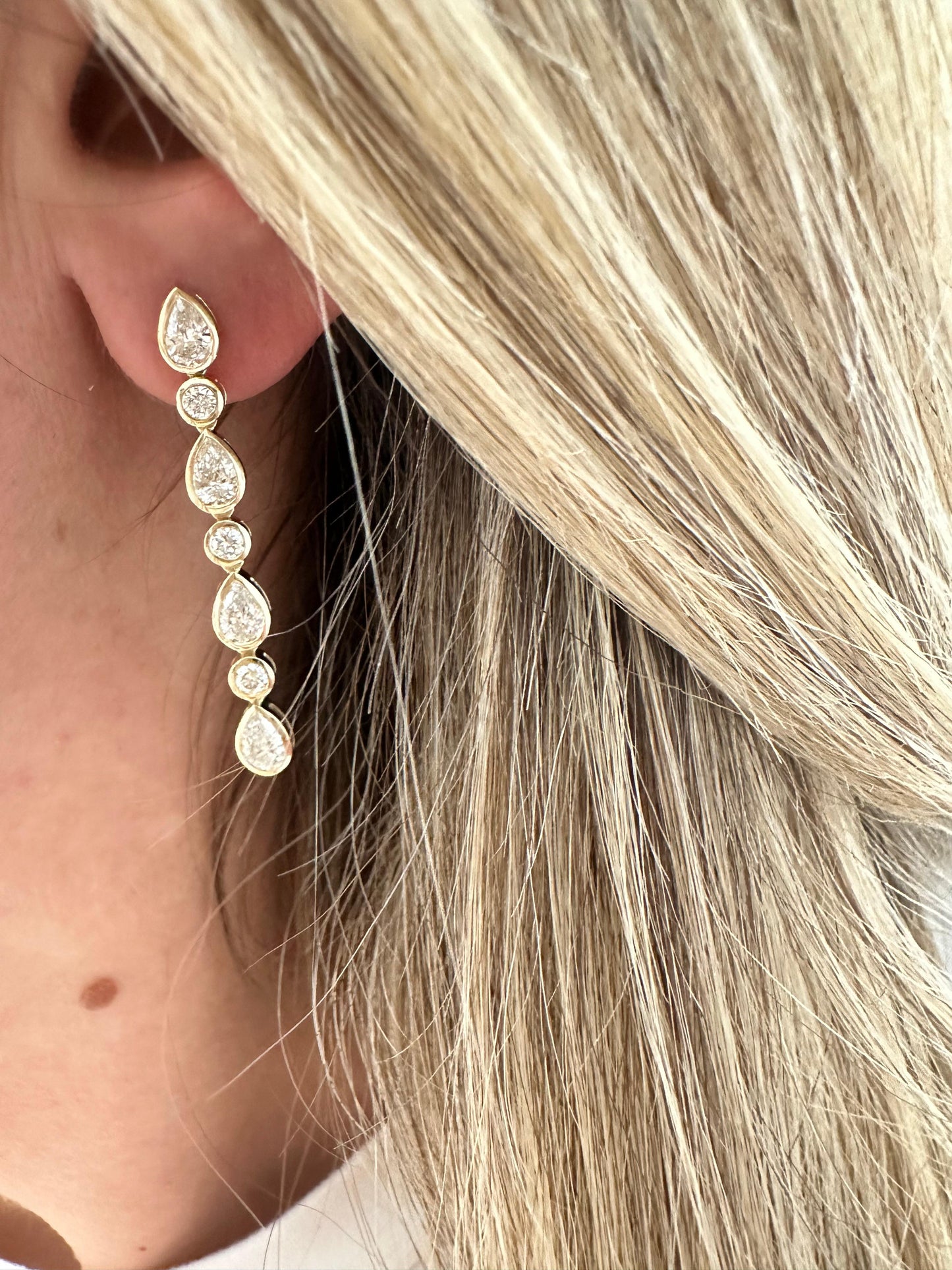 2 cttw pear & round bezel drop earrings