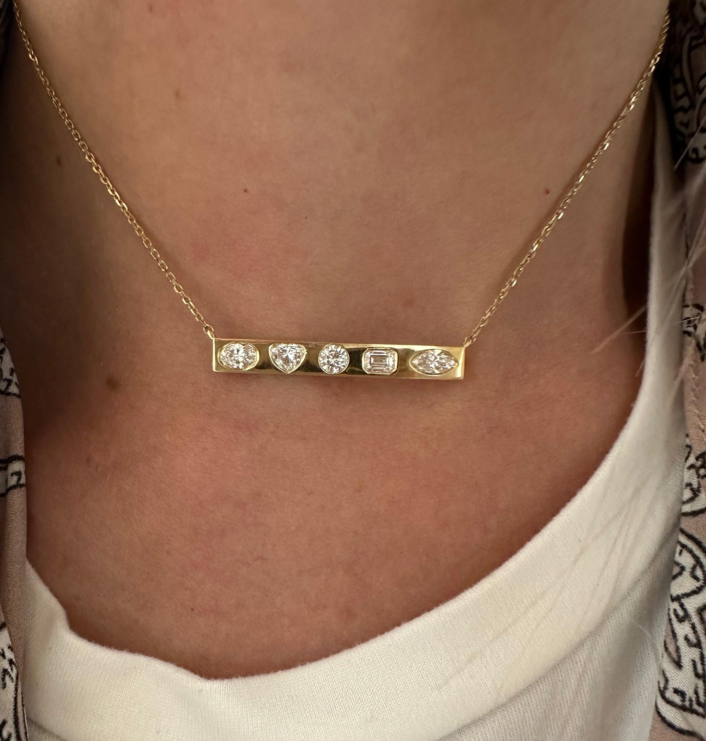 1 cttw yellow gold bar necklace